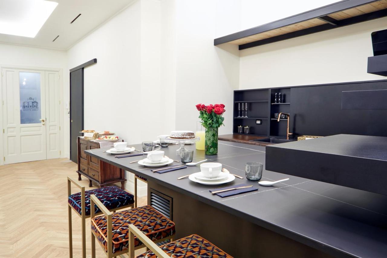 Casa Vittoria Napoli - Santa Lucia Bed & Breakfast ภายนอก รูปภาพ