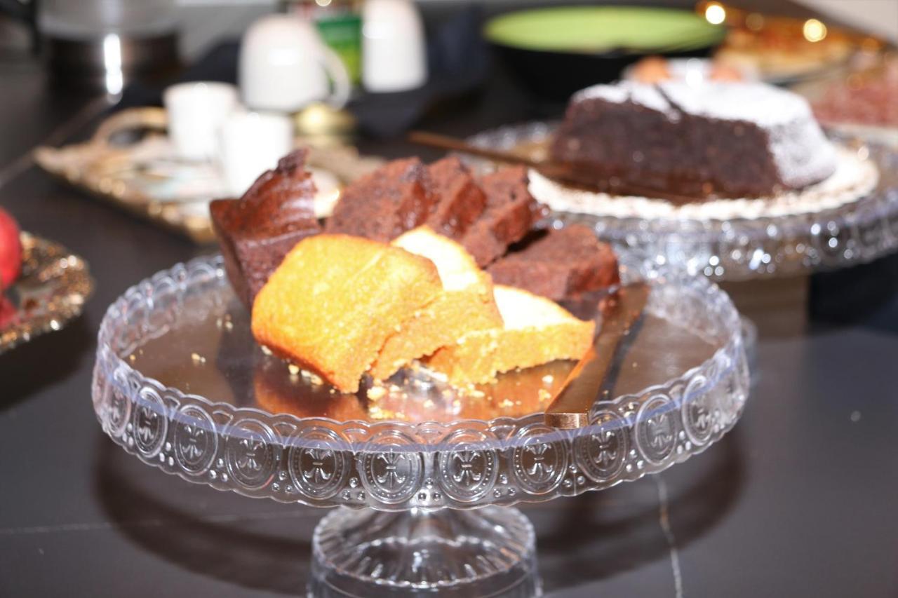 Casa Vittoria Napoli - Santa Lucia Bed & Breakfast ภายนอก รูปภาพ