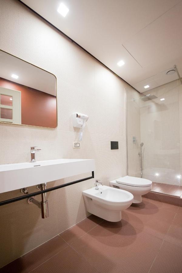Casa Vittoria Napoli - Santa Lucia Bed & Breakfast ภายนอก รูปภาพ